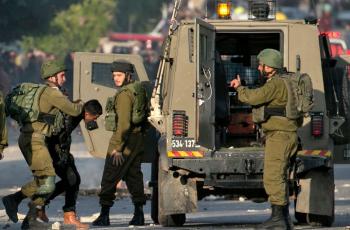 الاحتلال يعتقل 28 فلسطينيا بالضفة الغربية