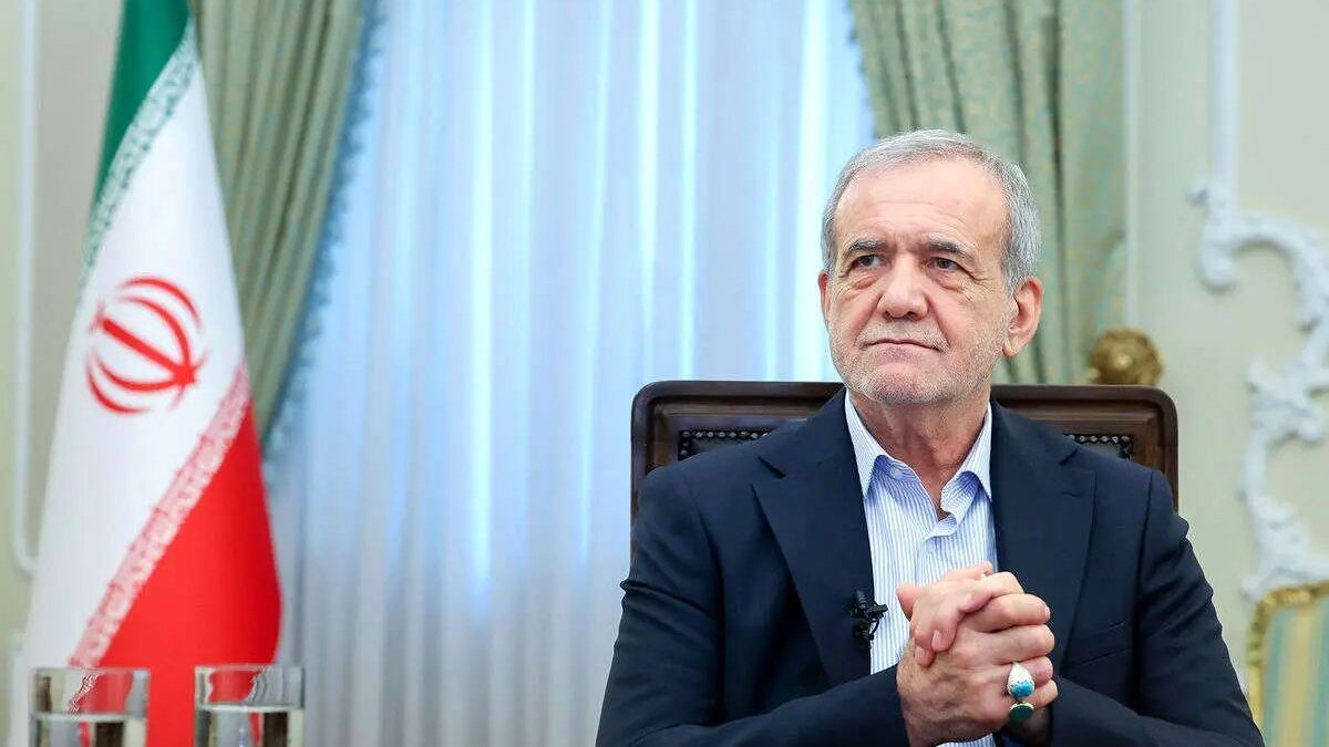 الرئيس الإيراني: سنواصل الصمود ومتمسكون بمواقفنا 