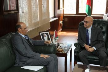 وزير المياه يبحث والسفير المغربي أوجه التعاون المشترك