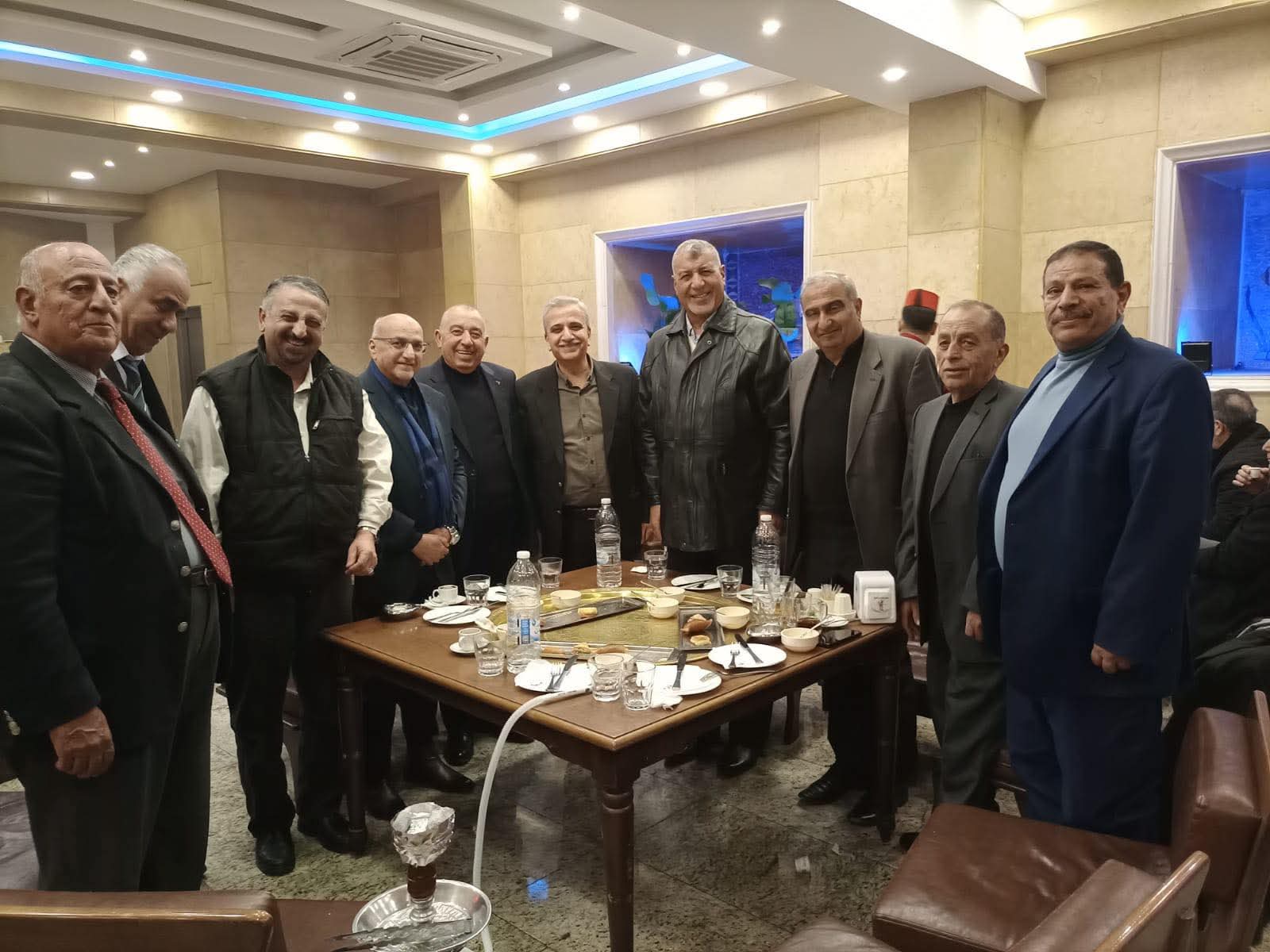 ابوحمور يولم لخريجي دفعته من مدرسة السلط الثانوية