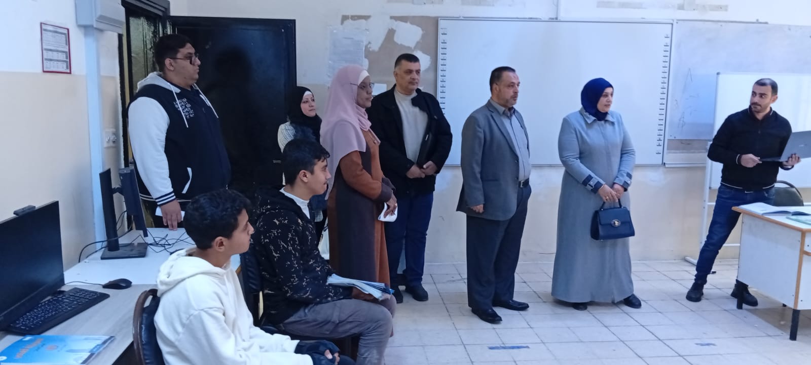 المصري تجري جولة تفقدية في مدرسة المزار الثانوية