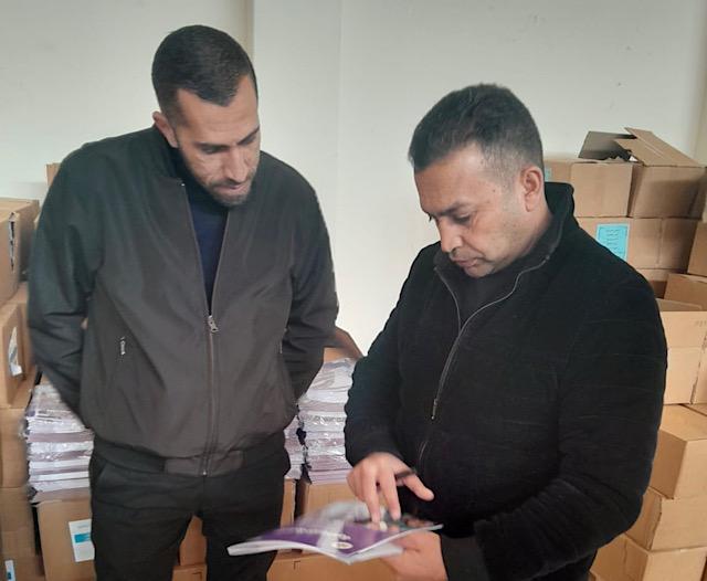 جولة ميدانية للعواودة على مستودعات الكتب المدرسية في ماركا 