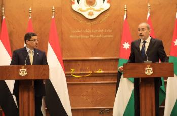 وزير الخارجية يؤكد ضرورة الالتزام بهدنة اليمن ..  وبن مبارك يشكر الأردن