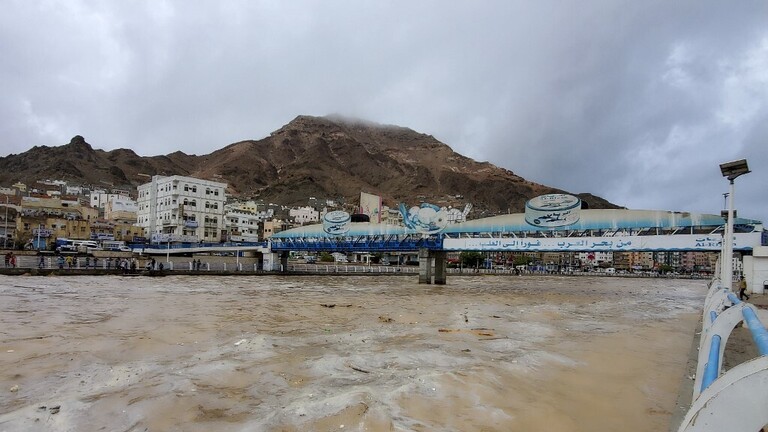 سيول وفيضانات مدمرة وانهيارات أرضية تضرب اليمن