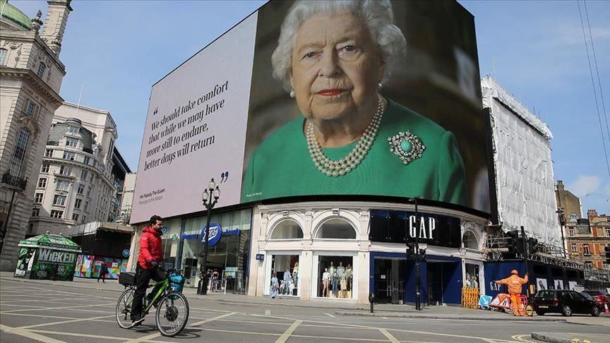 بريطانيا: انتشال تمثال تاجر الرقيق كولستن من النهر ليعرض في متحف