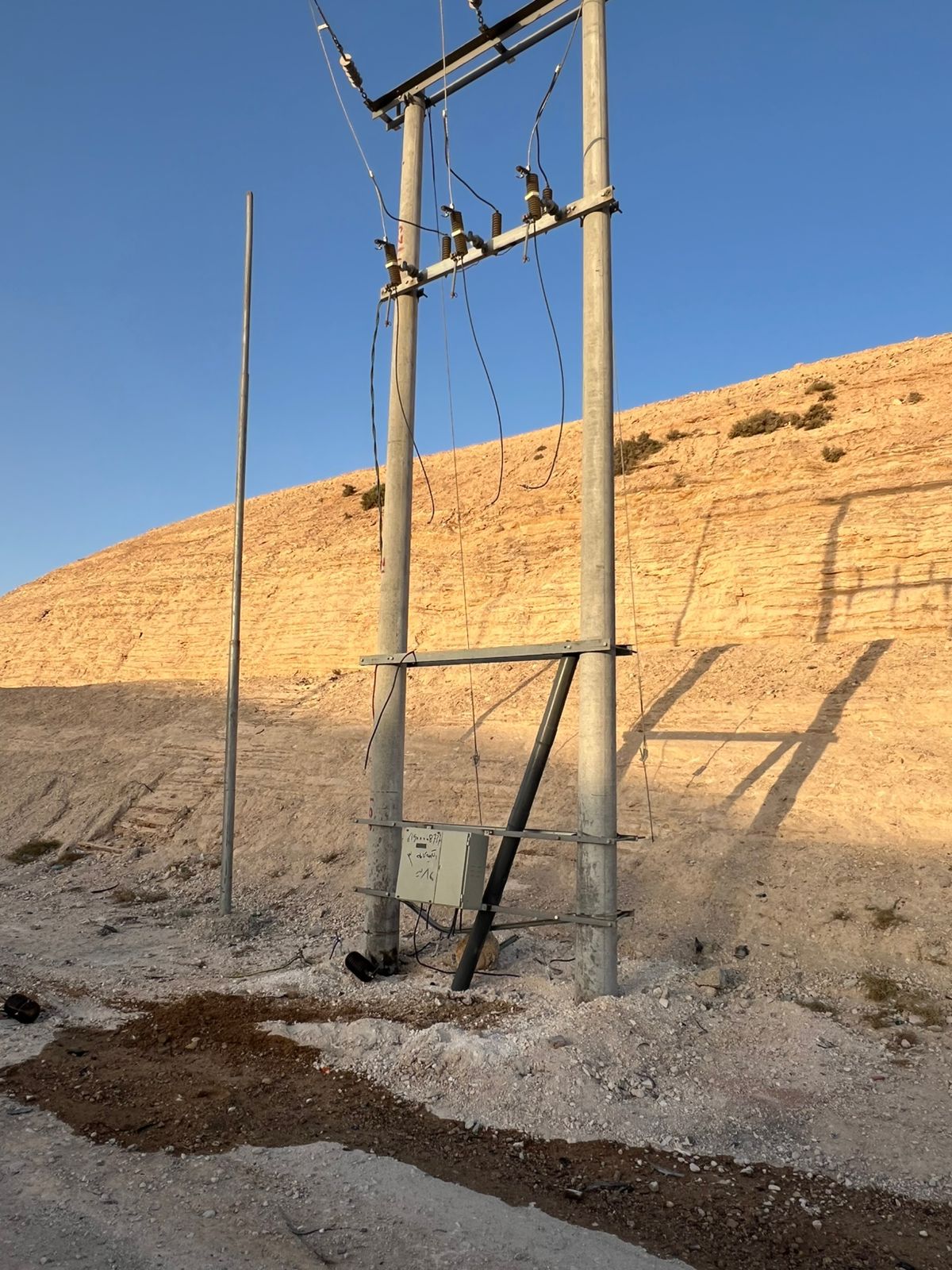 ضبط متورطين بالاعتداء على محولات إنارة في الحسا وسواقة