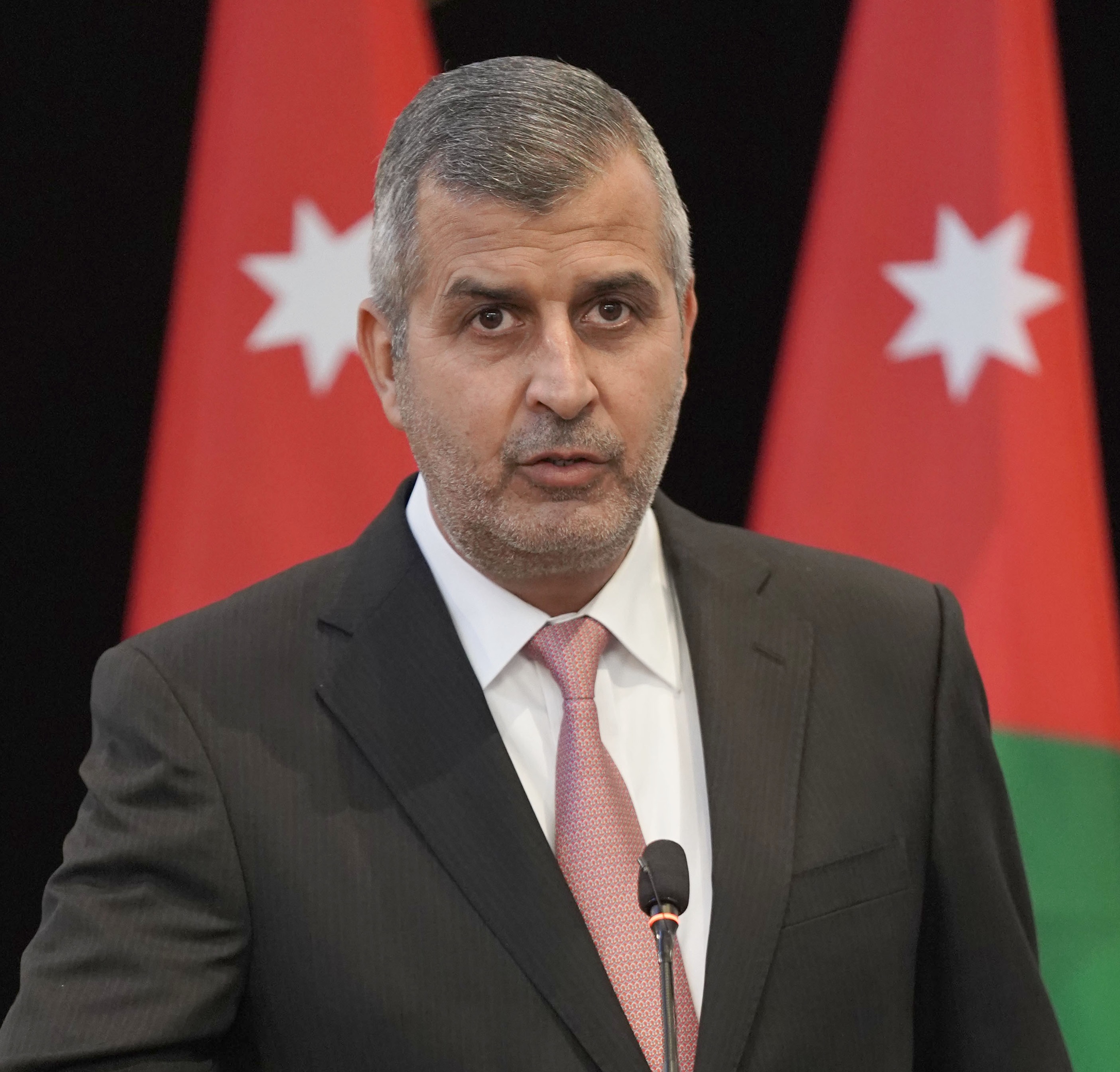 الخرابشة: خيار الفصل المبرمج للكهرباء غير مطروح حاليا