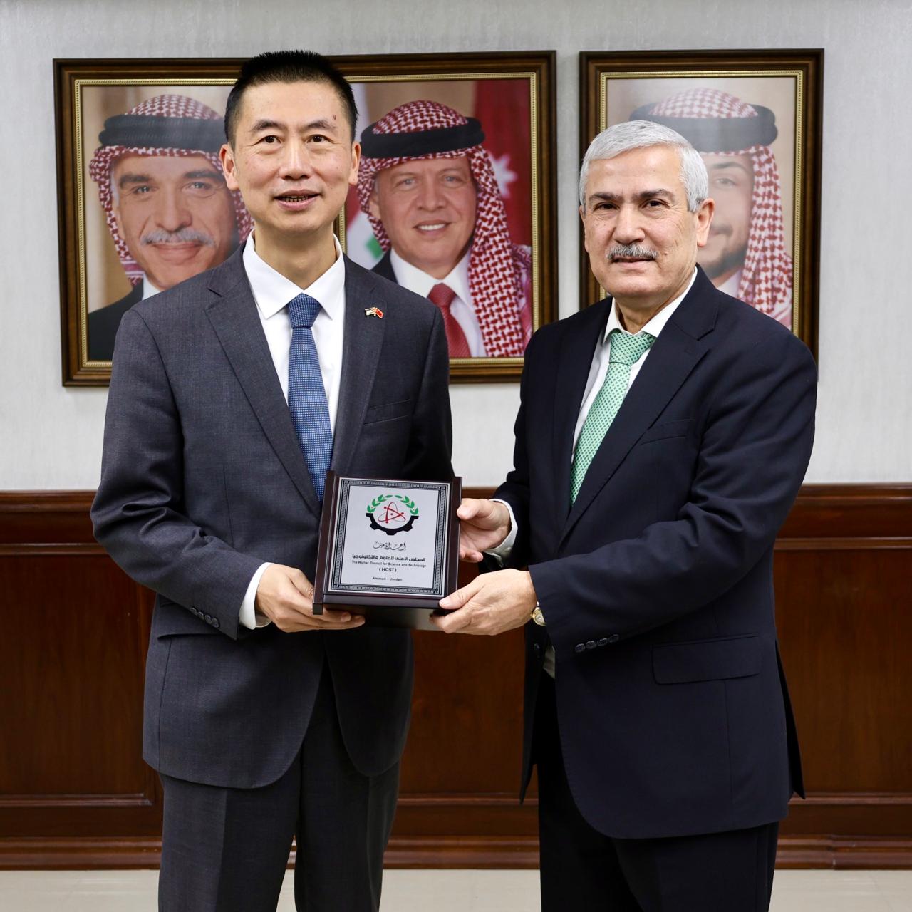 المجلس الأعلى للعلوم والتكنولوجيا يبحث التعاون مع السفير الصيني