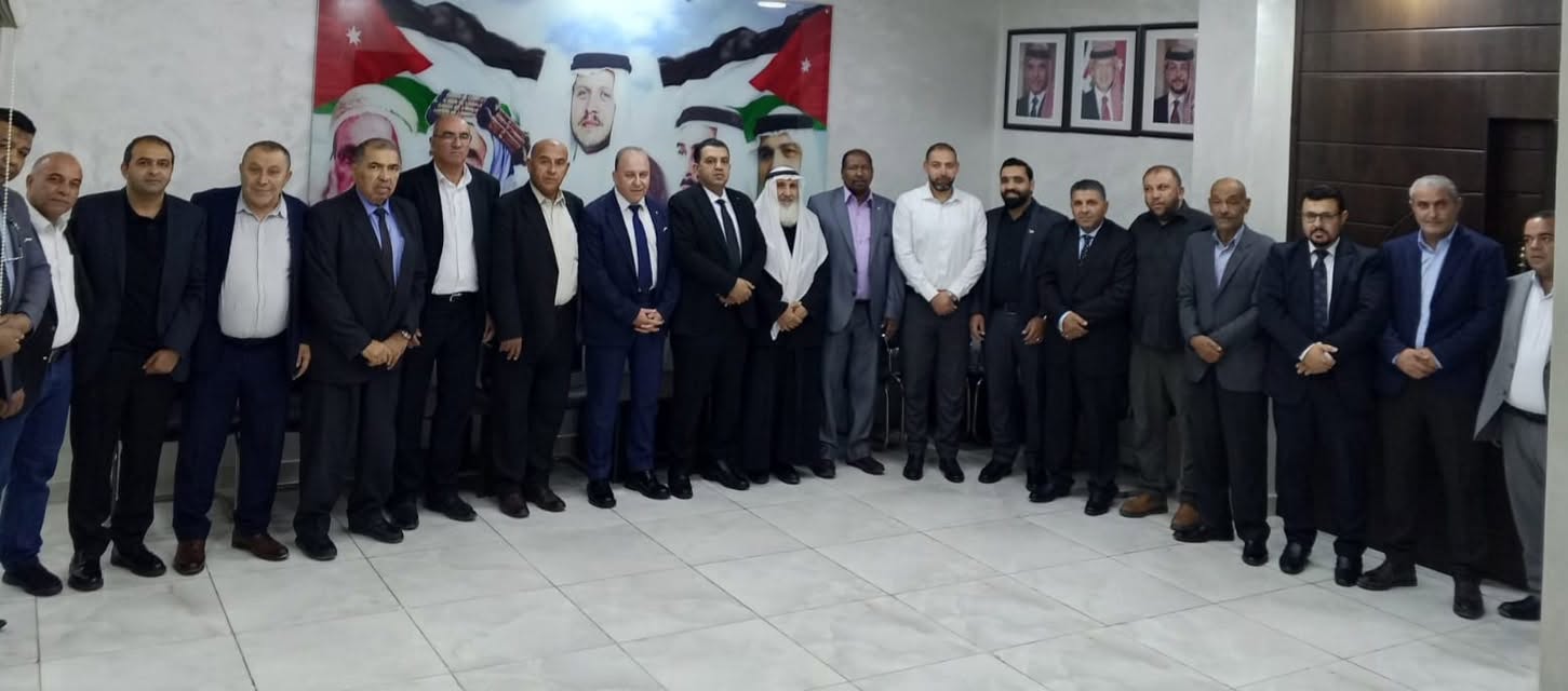 خرفان والسعود يقدمان واجب العزاء بشهداء الكرك