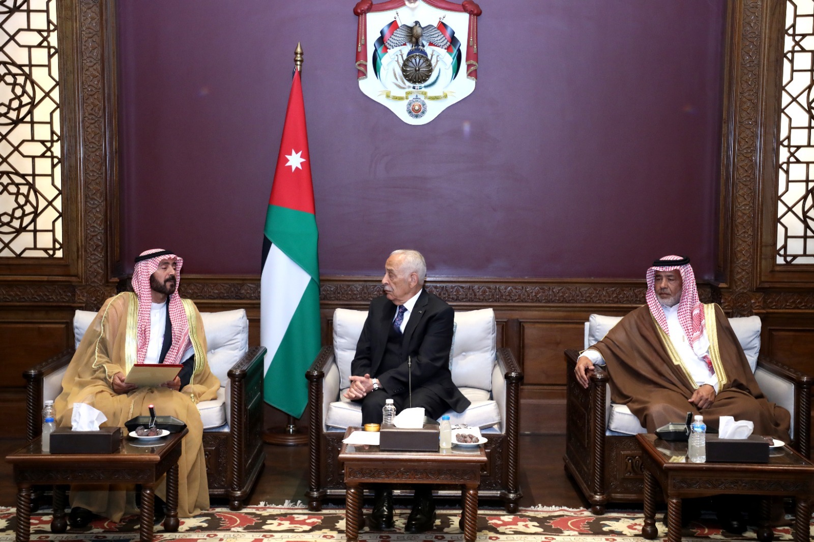 العيسوي يلتقي وفدا من أبناء عشيرة السلمان