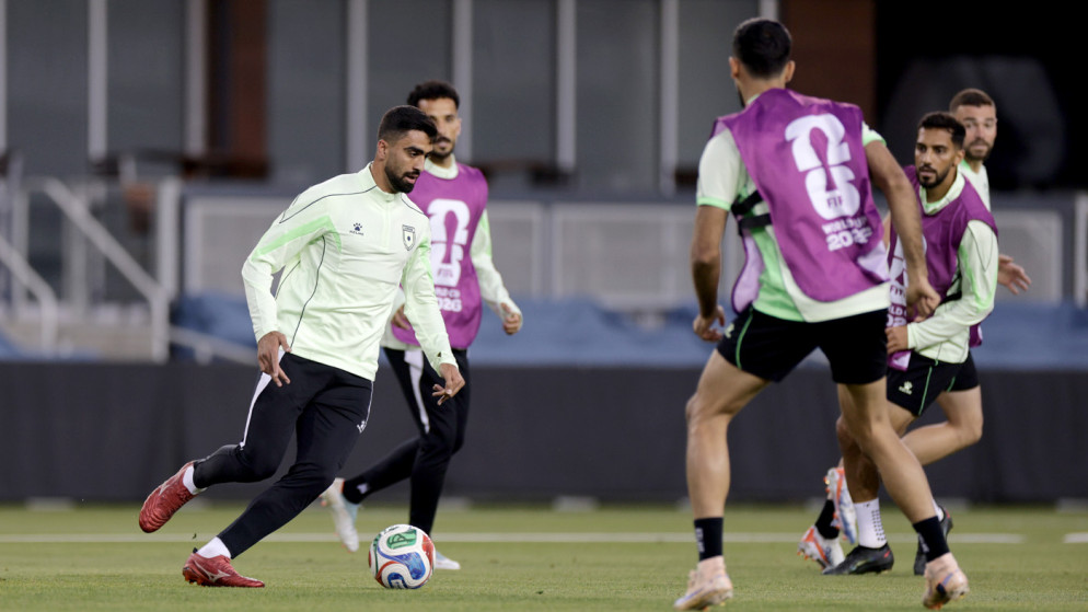 منتخب النشامى ينهي تحضيراته لمواجهة الجزائر 