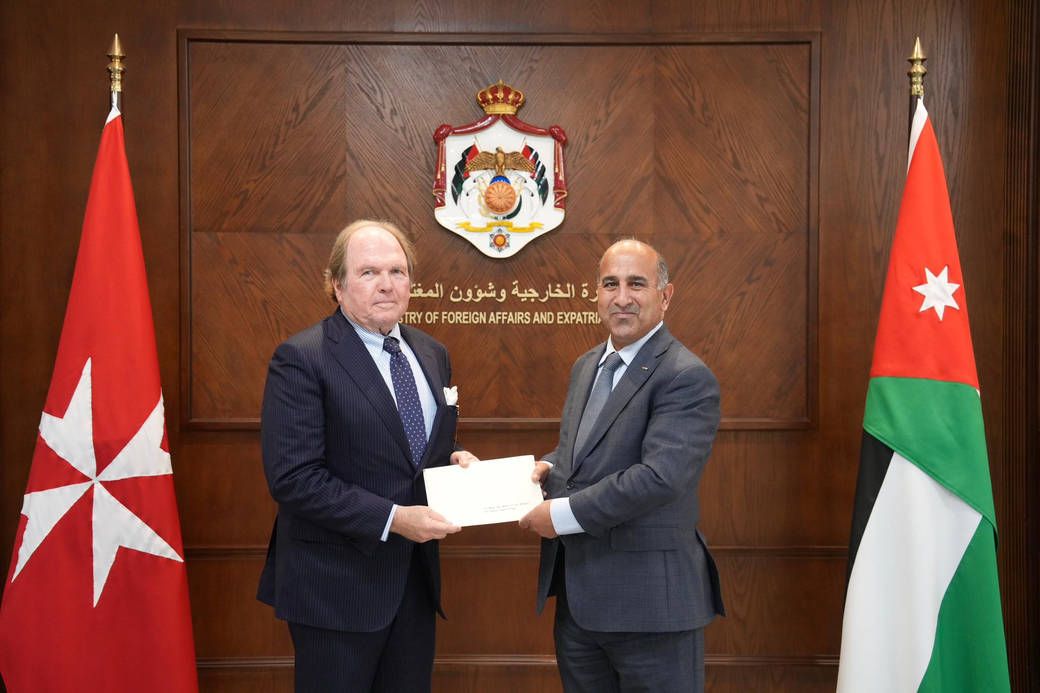 الخارجية تتسلم أوراق اعتماد سفير المستشارية العسكرية لفرسان مالطا