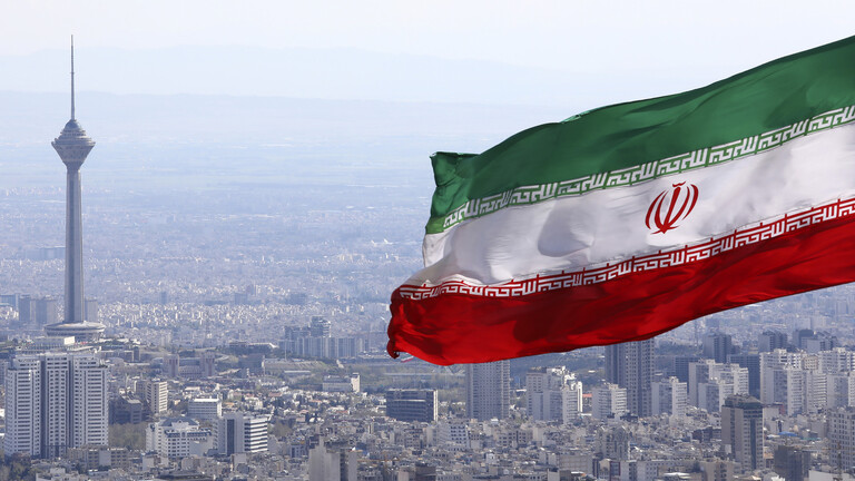 إيران تعتقل 260 شخصًا في تجمع شيطاني 
