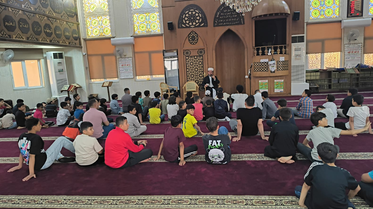 دار القرآن الكريم في مسجد النجاشي تقيم إفطار عاشوراء