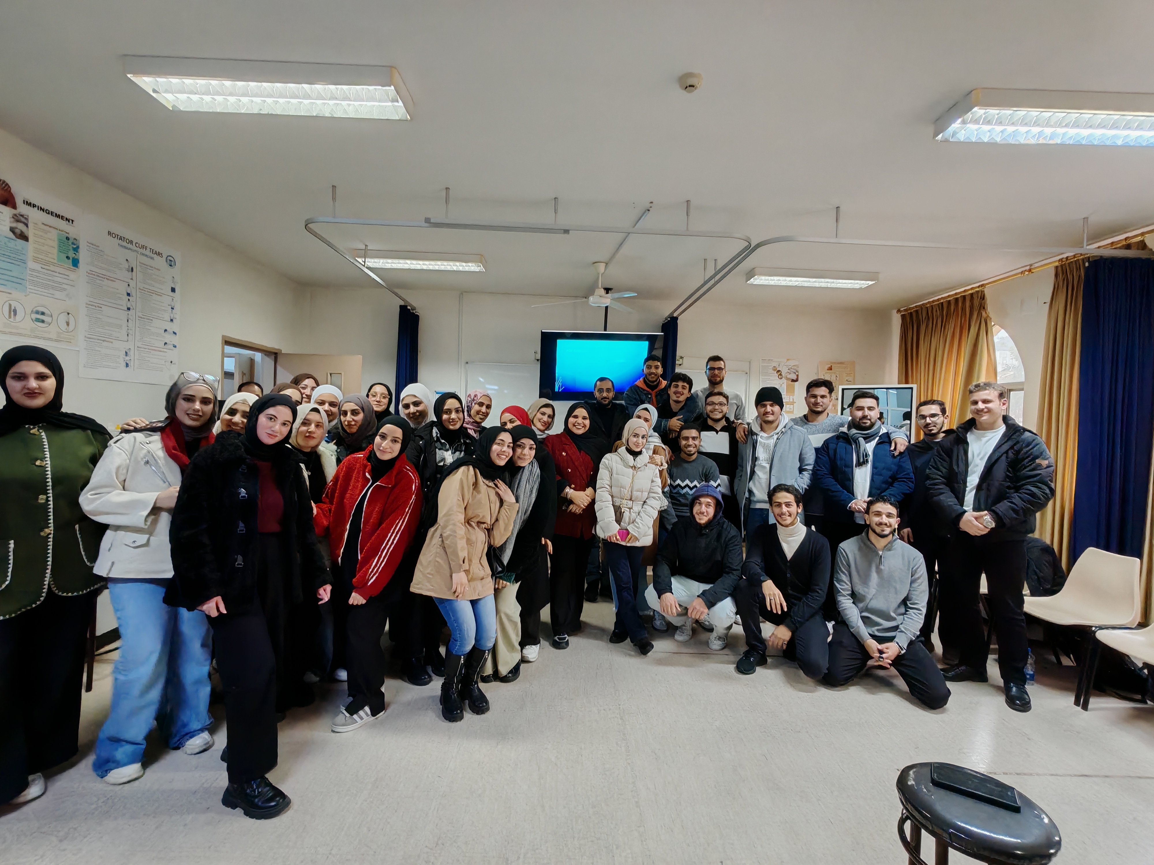 جامعة فيلادلفيا تنظم ورشة عمل متخصصة حول تقنيات Kinesio Tape في العلاج الطبيعي