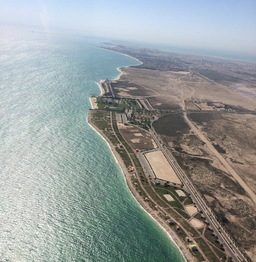 سقوط مقذوفين في محيط سفينة قبالة رأس التنورة السعودية