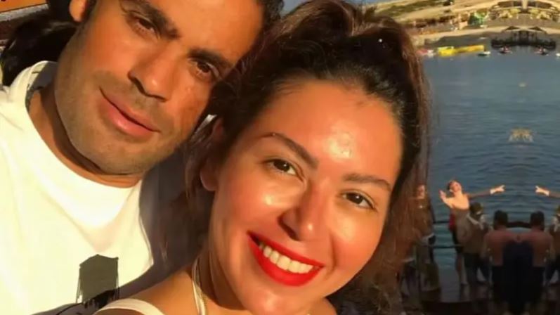 نشرت صورة بدون دبلة الزواج ..  لقاء الخميسي تثير الجدل