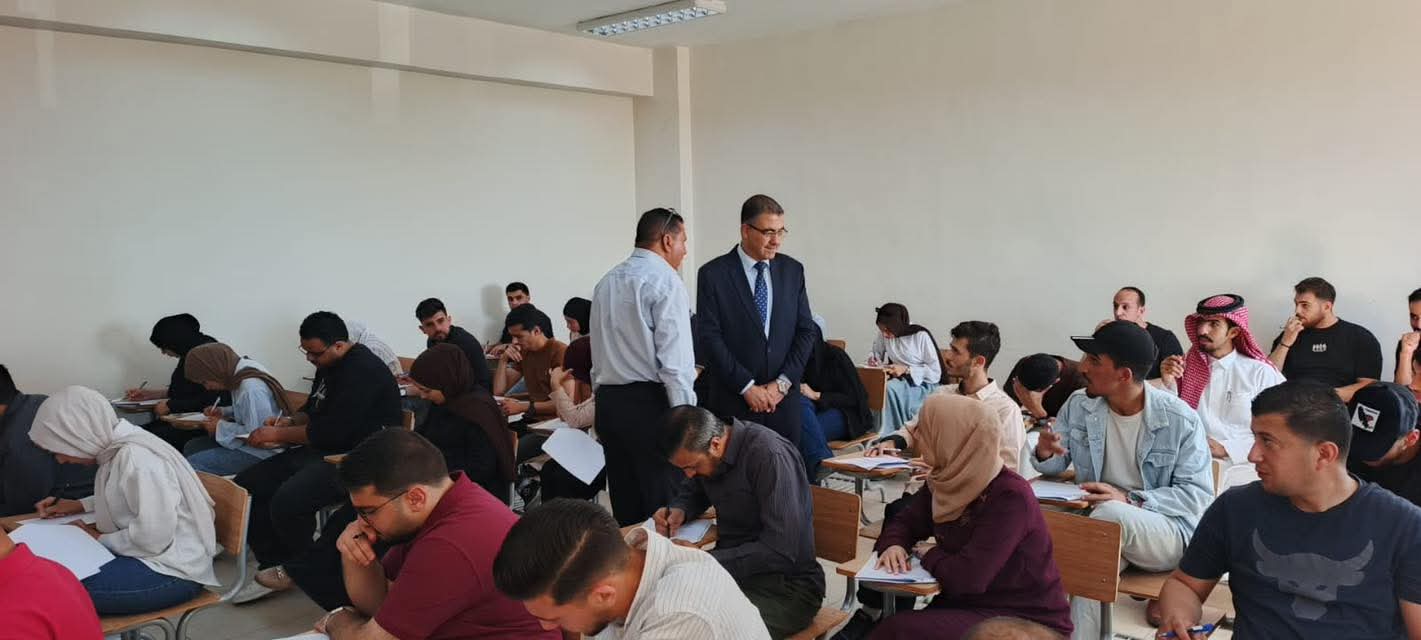 الهناندة يتابع ميدانياً سير الامتحانات النهائية في جامعة عجلون الوطنية 