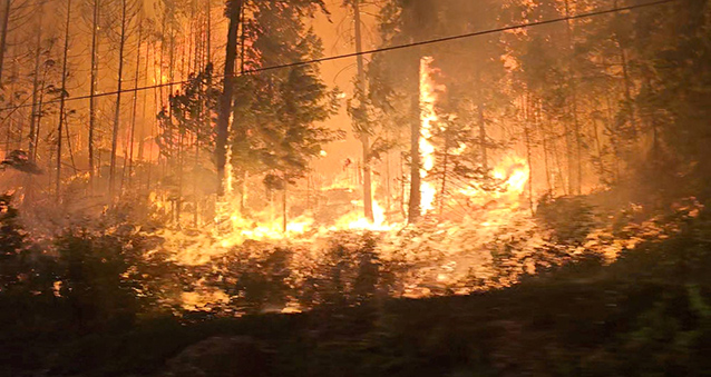 حرائق الغابات تدفع الآف الكنديين لاخلاء منازلهم