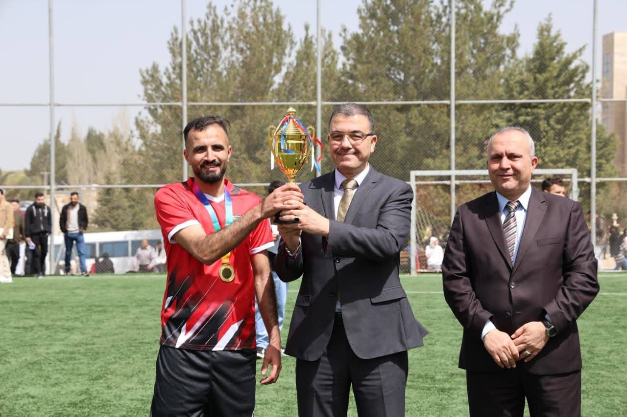 كلية الأعمال تتوّج ببطولة خماسي كرة القدم في جامعة عجلون الوطنية