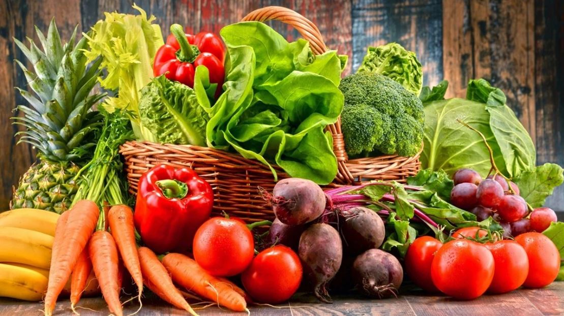 أسعار الخضار والفواكه في السوق المركزي الاثنين