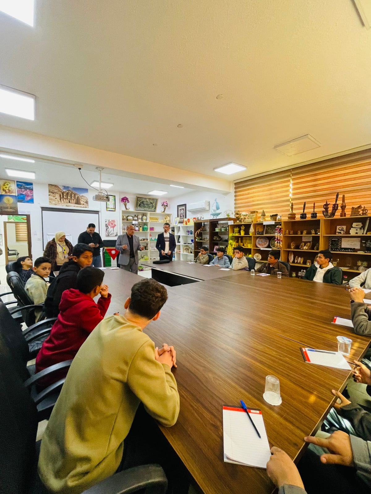 انطلاق برامج مهارات اللغة الإنجليزية والرسم والملاكمة في مركز شباب كفر الماء