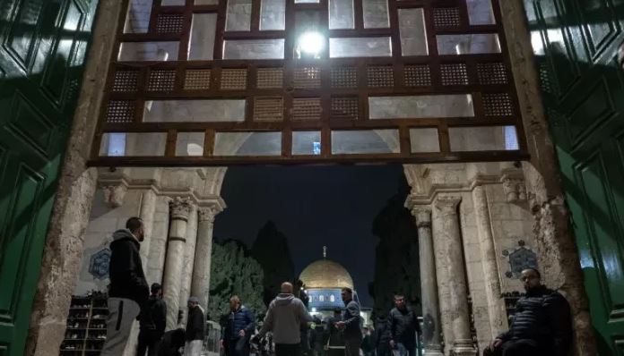 وزير الاوقاف: فتح أبواب الأقصى جاء بفضل جهود الأردن