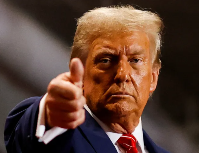 ترامب: الإيرانيون اتصلوا بنا ويريدون إبرام اتفاق 