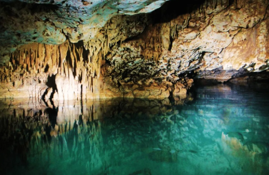 علماء يعثرون على أقدم مياه على الأرض