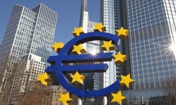 المركزي الأوروبي يعلن عزمه رفع سعر الفائدة بمنطقة اليورو