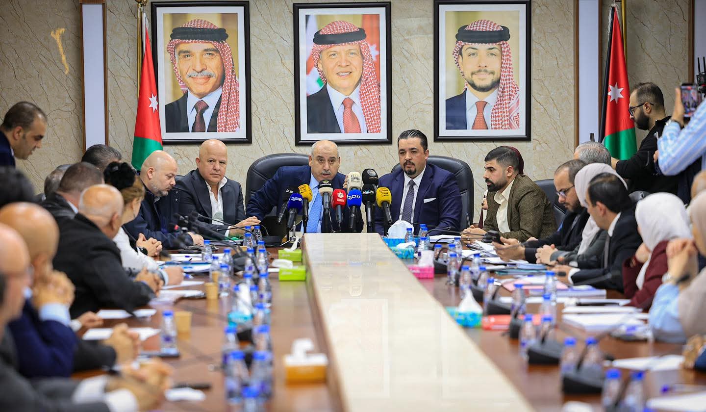 العمل النيابية تبحث مع الأحزاب مشروع قانون الضمان الاجتماعي