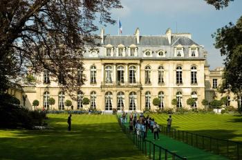 الإليزيه يعلن تشكيلة الحكومة الفرنسية الجديدة برئاسة إليزابيث بورن