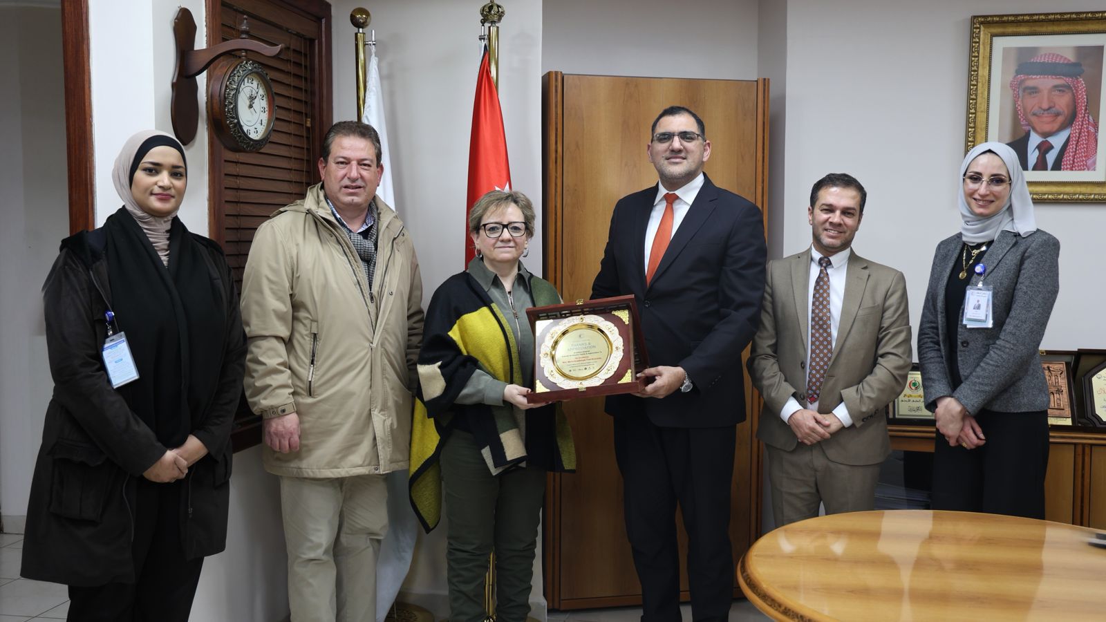 مستشفى الاستقلال يستقبل قنصل المكسيك لتعزيز التعاون