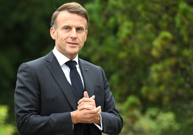 ماكرون يحث بيزشكيان على استغلال المباحثات لتحقيق تهدئة مستدامة