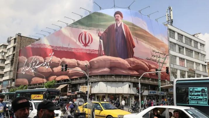 إيران تؤكد استعدادها لاستئناف المفاوضات وترفض ممرا جديدا في هرمز