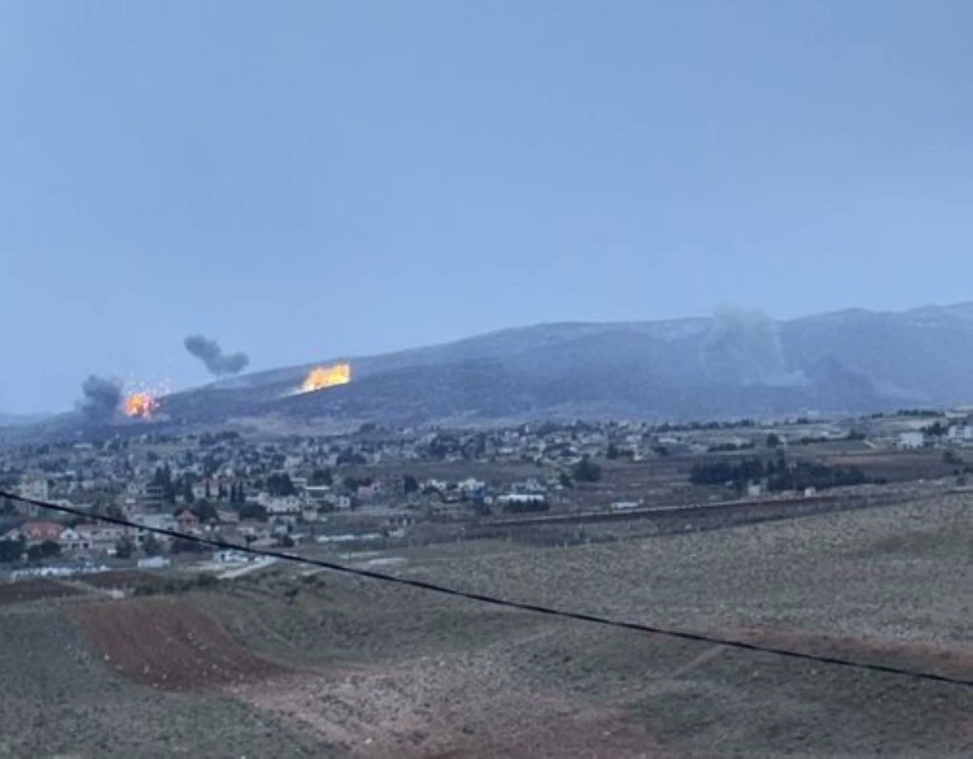 إسرائيل تشن غارات جوية على مناطق في بعلبك 