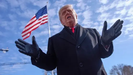 ترامب: محادثات جارية ‌مع إيران ولدينا سفن متجهة إلى المنطقة