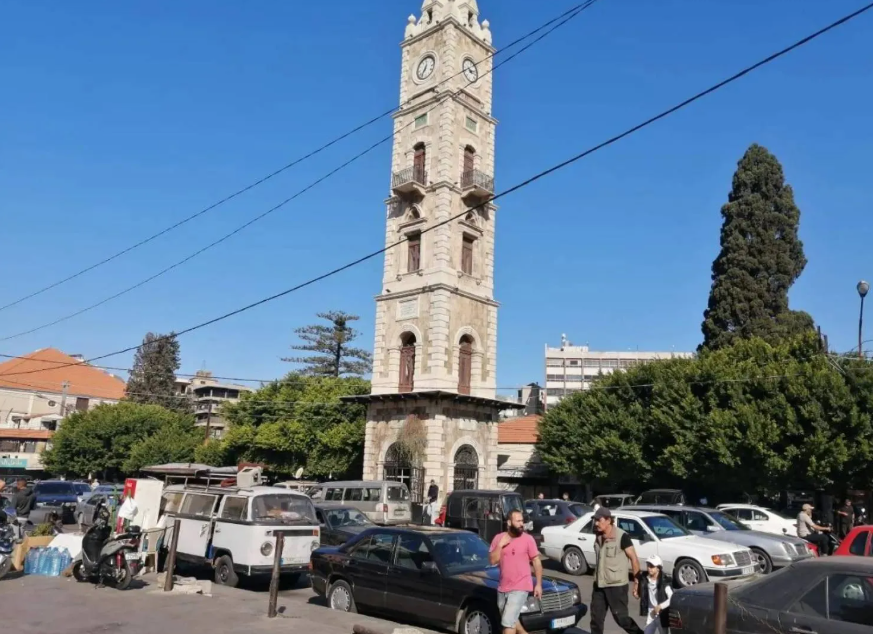 لبنان ..  العثور على صهر رئيس وزراء أسبق مقتولًا داخل مكتبه 