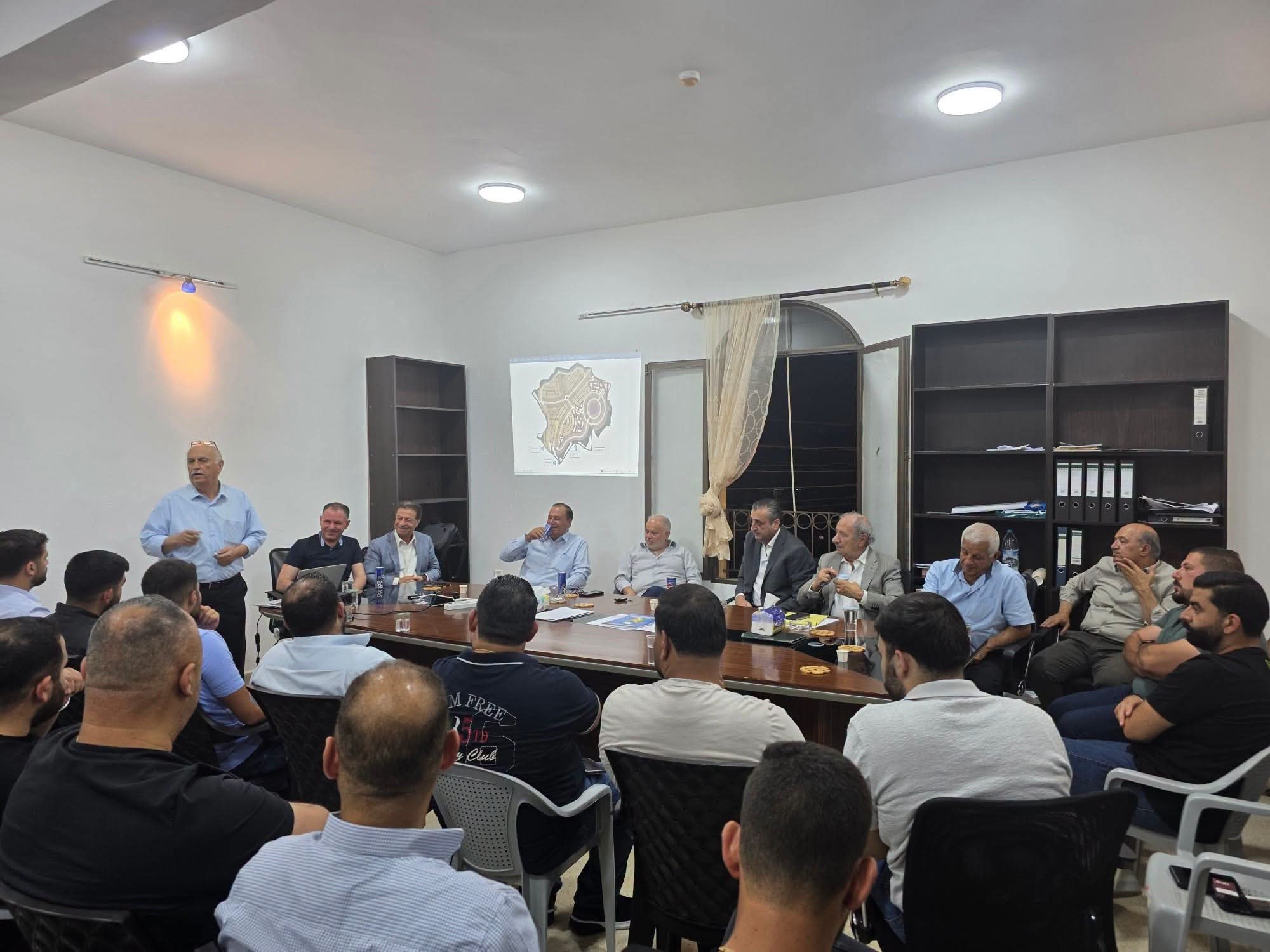 شباب الفحيص يؤكدون دعمهم للجنة الاستشارية في ملف مصنع الإسمنت
