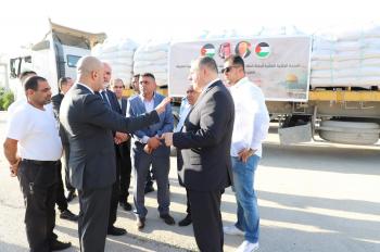 فلسطين تتسلم القافلة الأولى من المساعدات الزراعية الأردنية