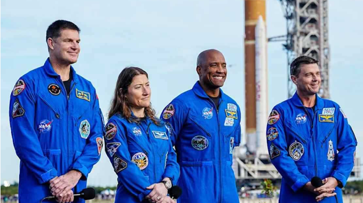 عودة فريق ارتيميس 2 إلى الأرض بعد مهمة حول القمر