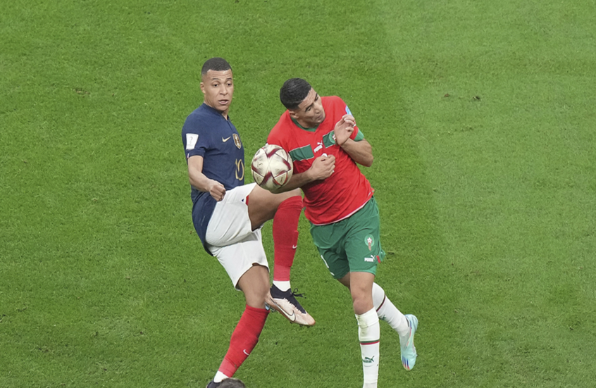 الذكاء الاصطناعي يتوقع نتيجة وسيناريوهات مباراة المغرب وفرنسا