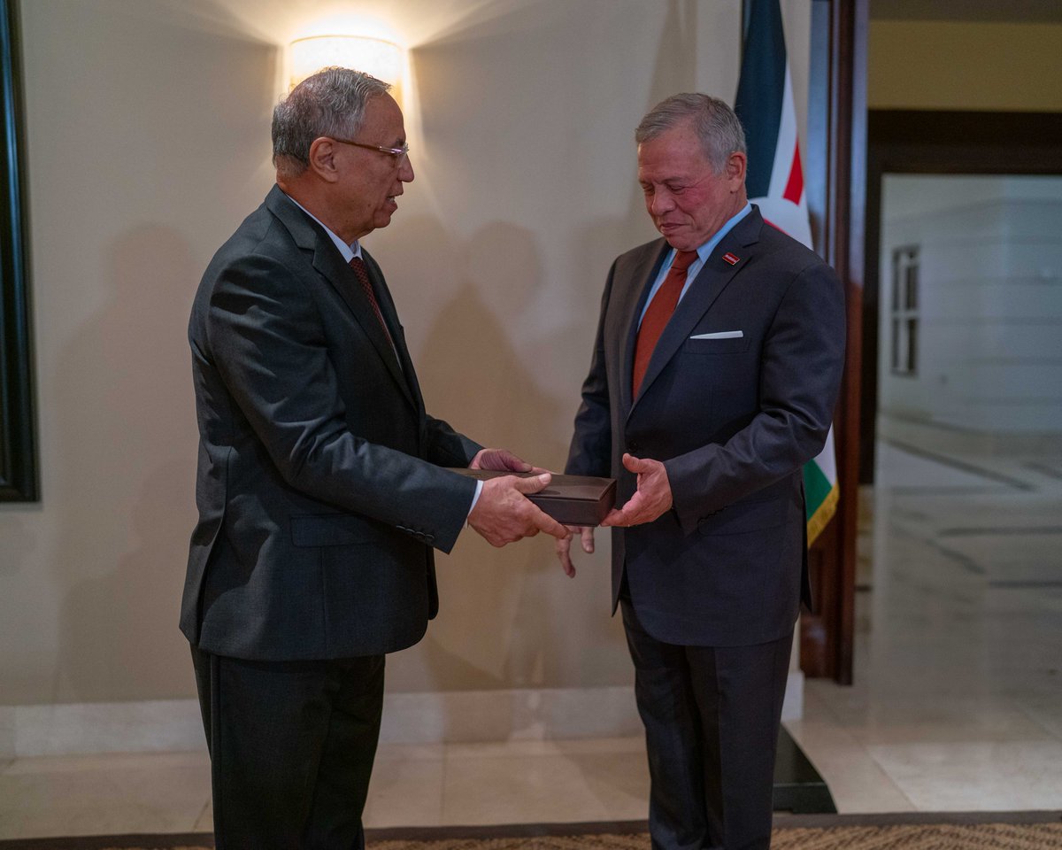 الملك يتسلم توصيات لجنة متابعة تطوير الجهاز القضائي 