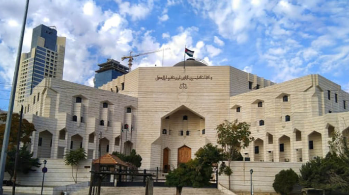 إقرار نظام لاعتماد خبراء محلفين في المحاكم النظام 