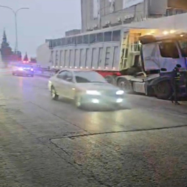 3 إصابات بحادثي تصادم وتدهور تريلا في ناعور