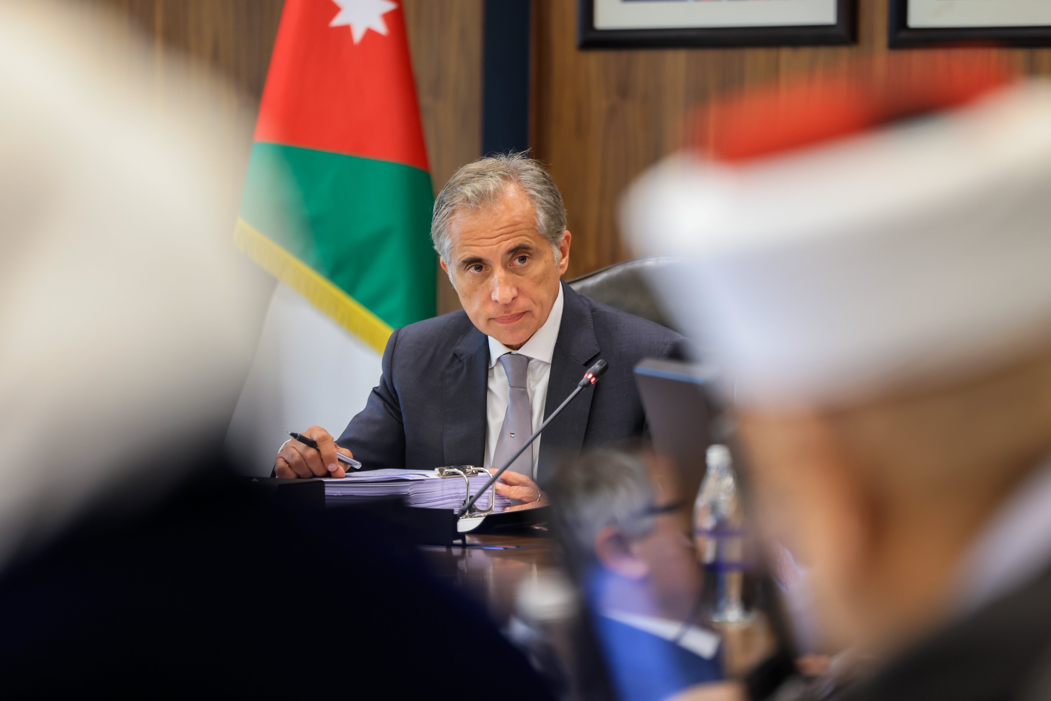 إعفاء شحنات الغاز المسال المتعاقد عليها من الكهرباء الوطنية من الضرائب والرسوم 