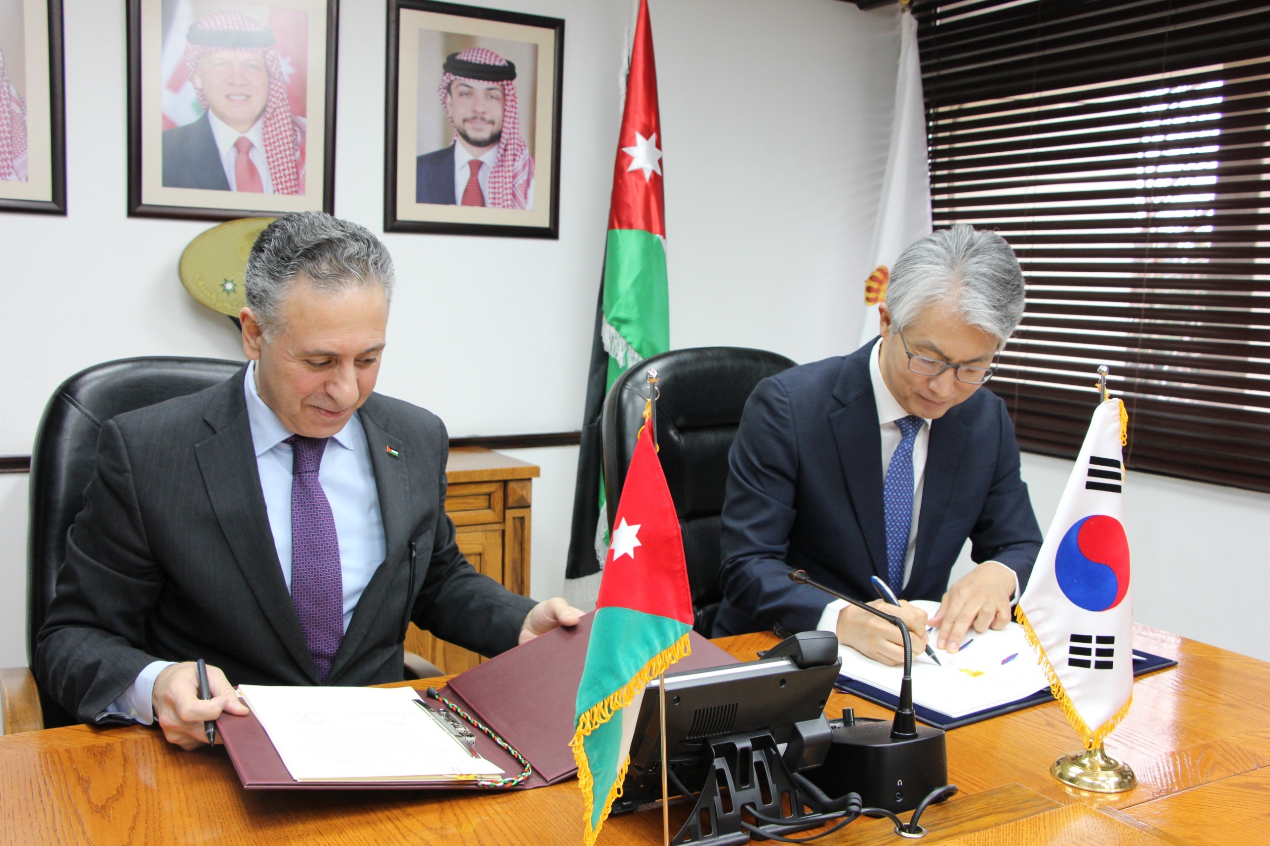 الأردن وكوريا توقعان اتفاقية للتعاون الاقتصادي والتجاري