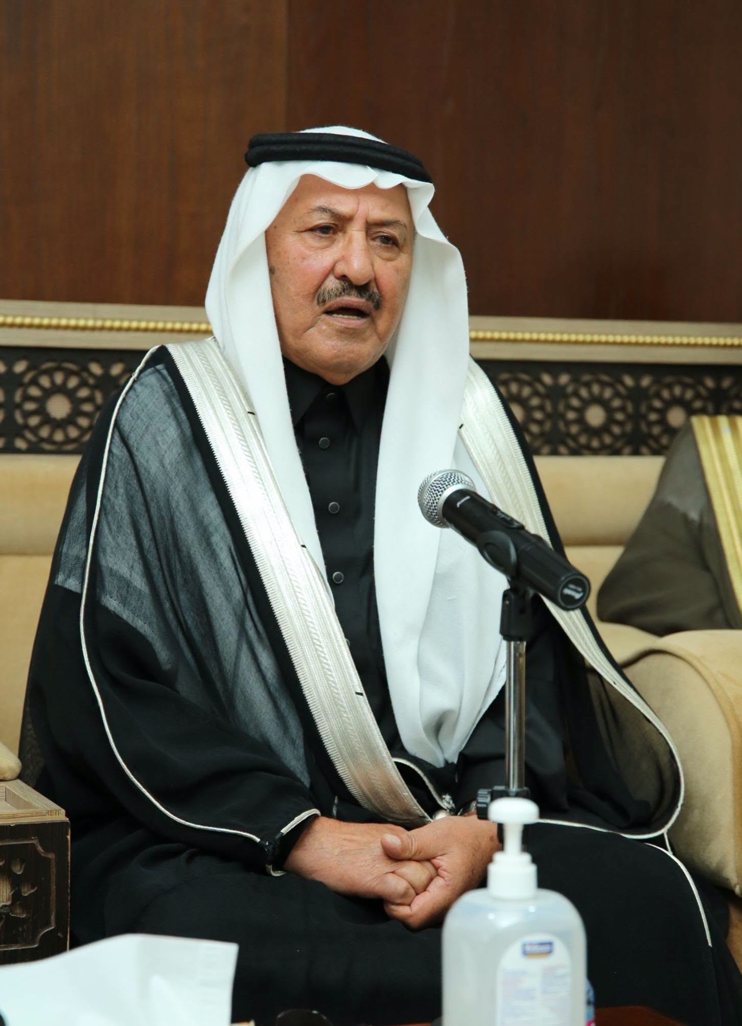 البلوي يلتقي شيوخ وممثلي البادية الشمالية