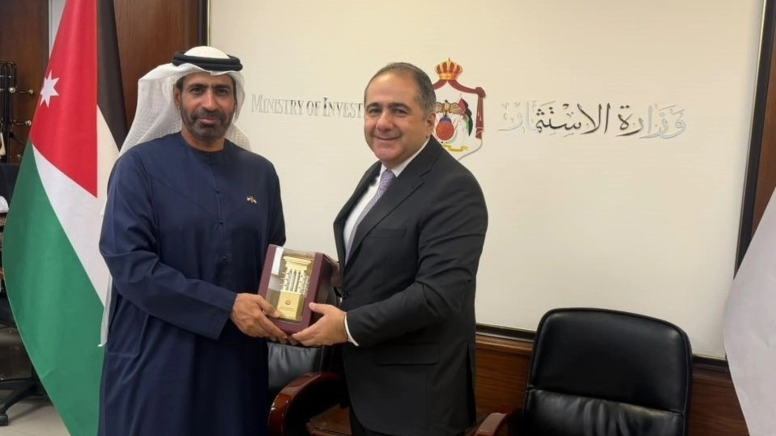 أبو غزالة يبحث مع السفير الإماراتي توسيع التعاون الاستثماري