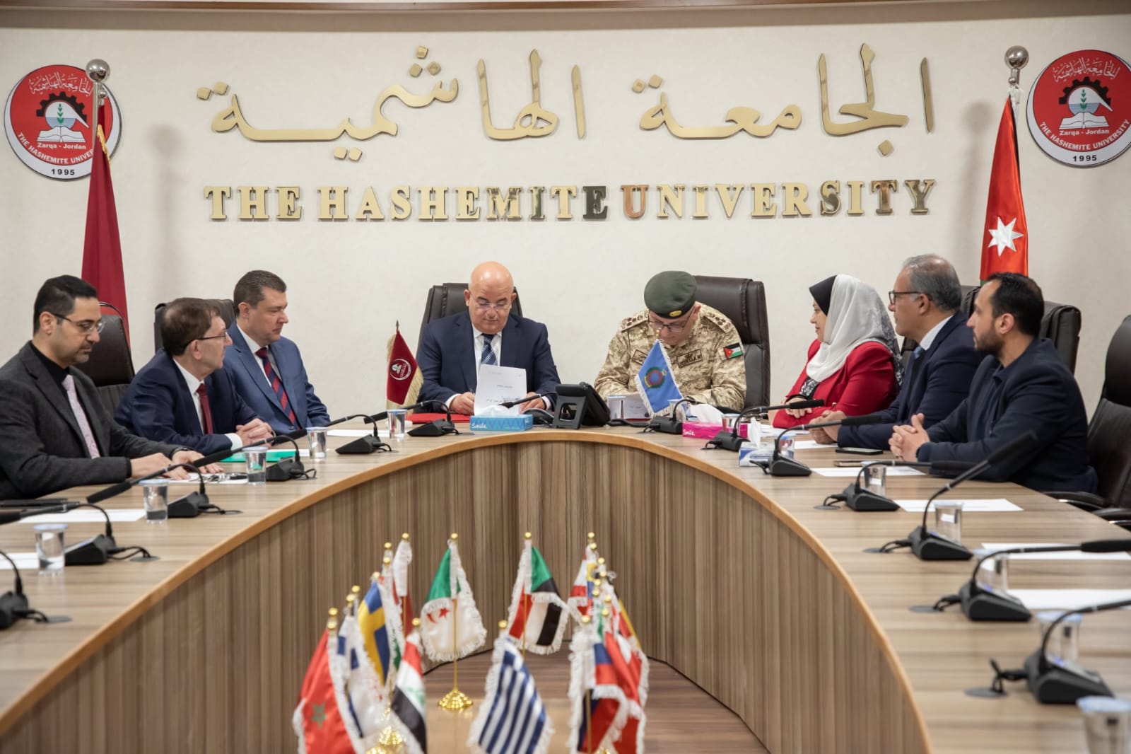 مذكرة تفاهم بين الجامعة الهاشمية والمركز الجغرافي الملكي الأردني لتعزيز التعاون العلمي والتدريبي